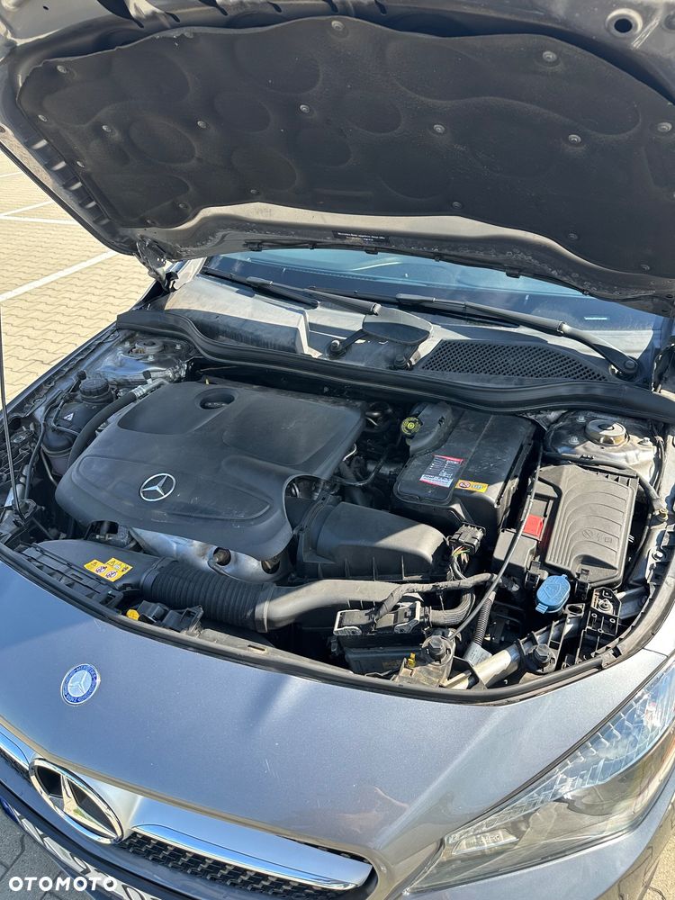 Mercedes-Benz CLA 250 7G-DCT - 23