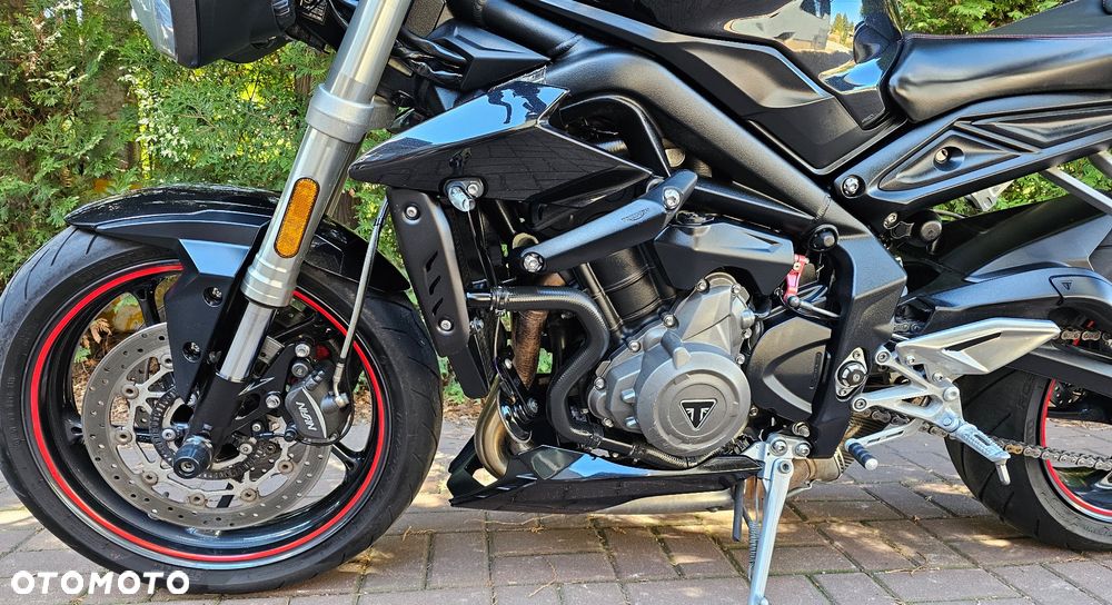 Triumph Street Triple - 18