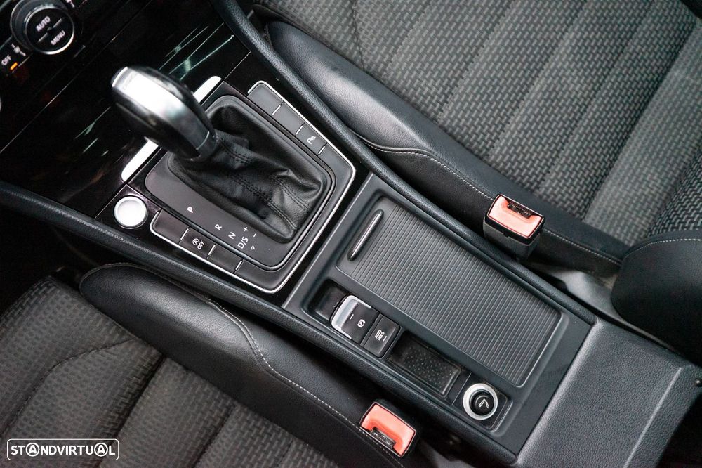 VW Golf Variant 1.6 TDi R-Line DSG - 34