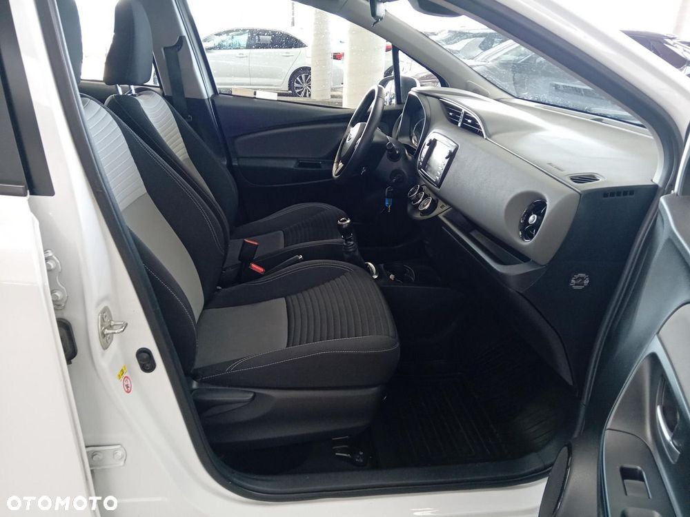 Toyota Yaris - 12