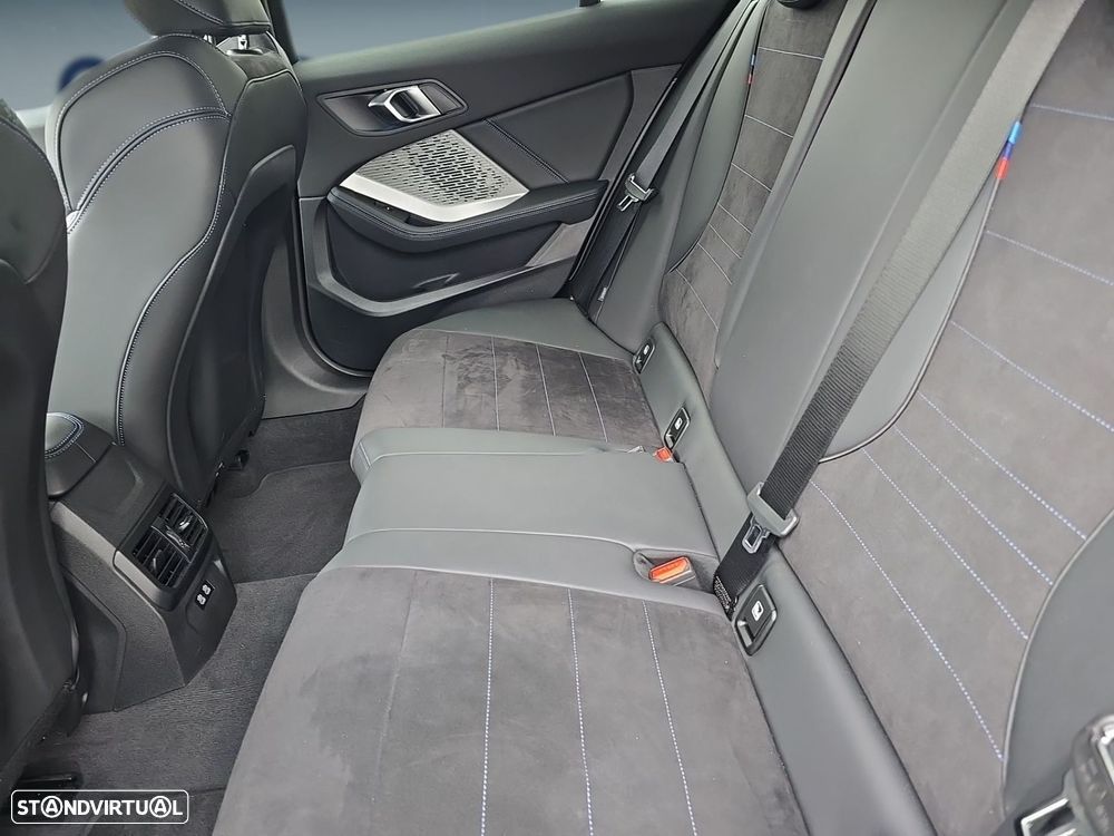 BMW 118 d Pack Desportivo M - 14