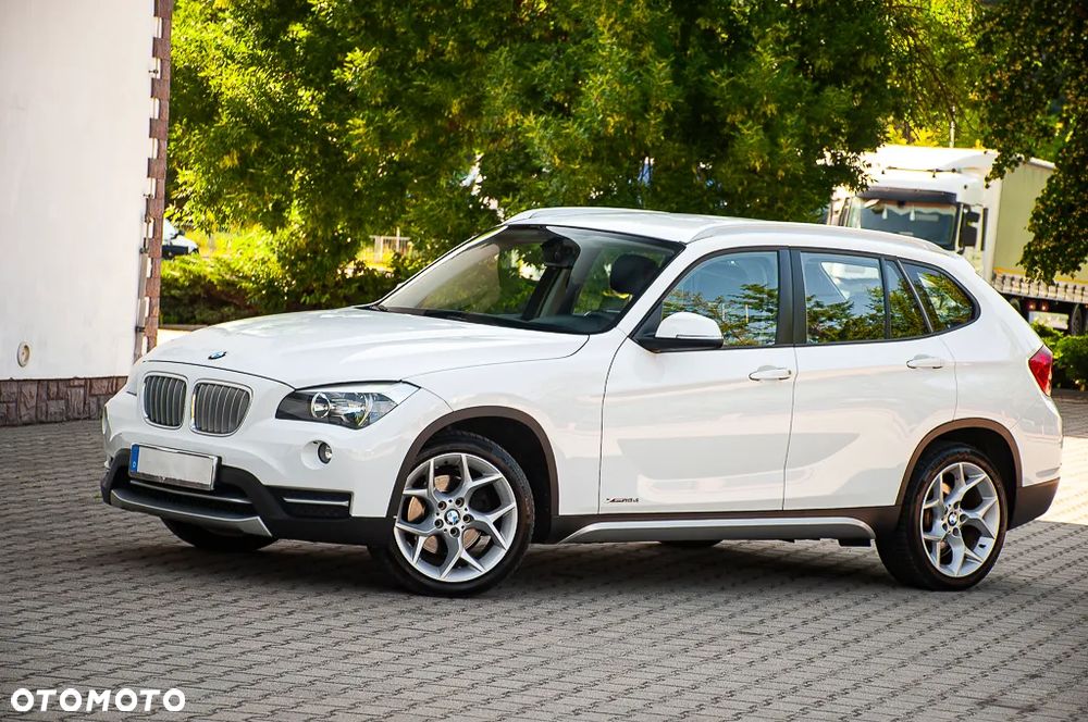 BMW X1 xDrive18d xLine - 11