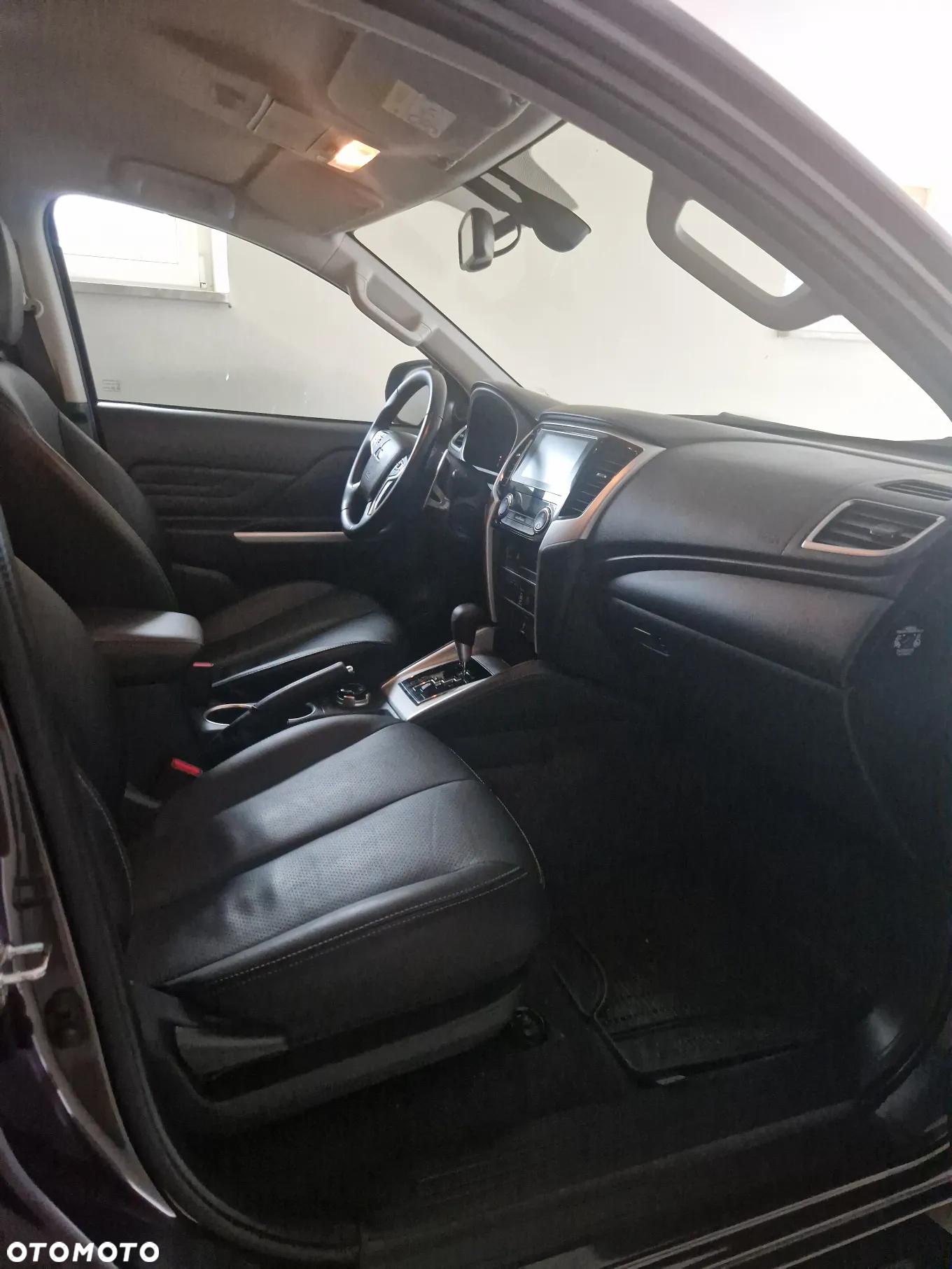 Mitsubishi L200 2.2 d DC Instyle Plus - 9