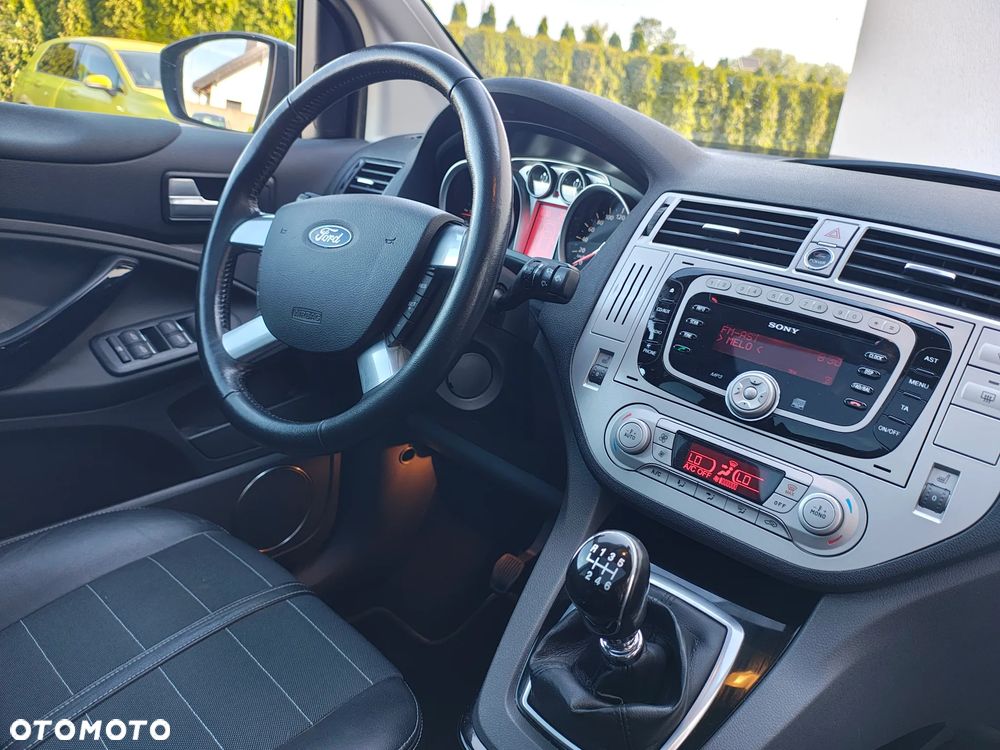 Ford Kuga 2.0 TDCi 4x4 Titanium - 13