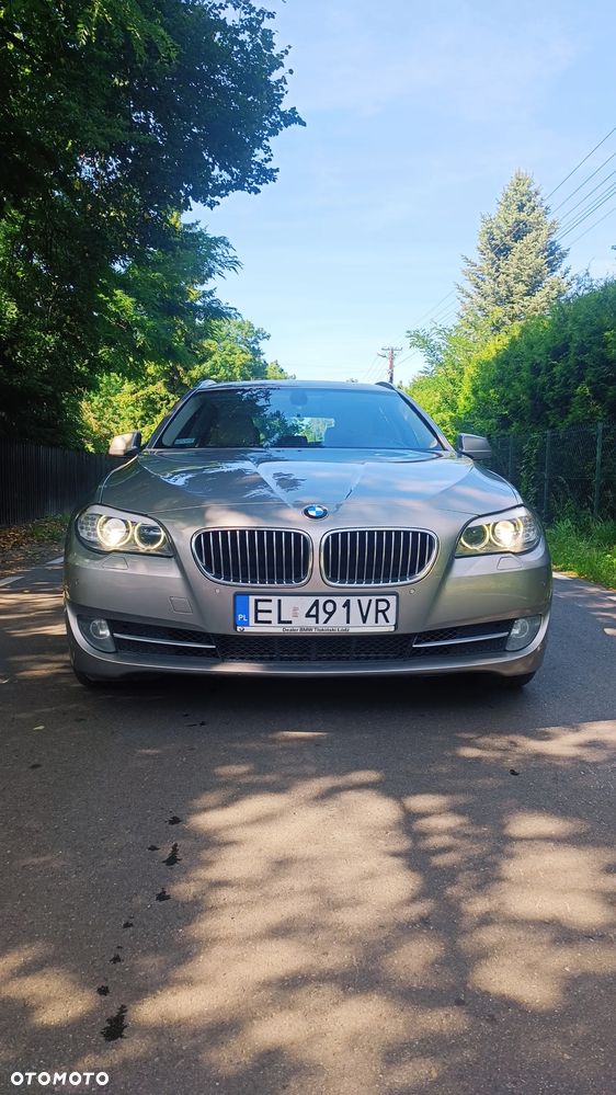 BMW 5 Series 2012 photo 2