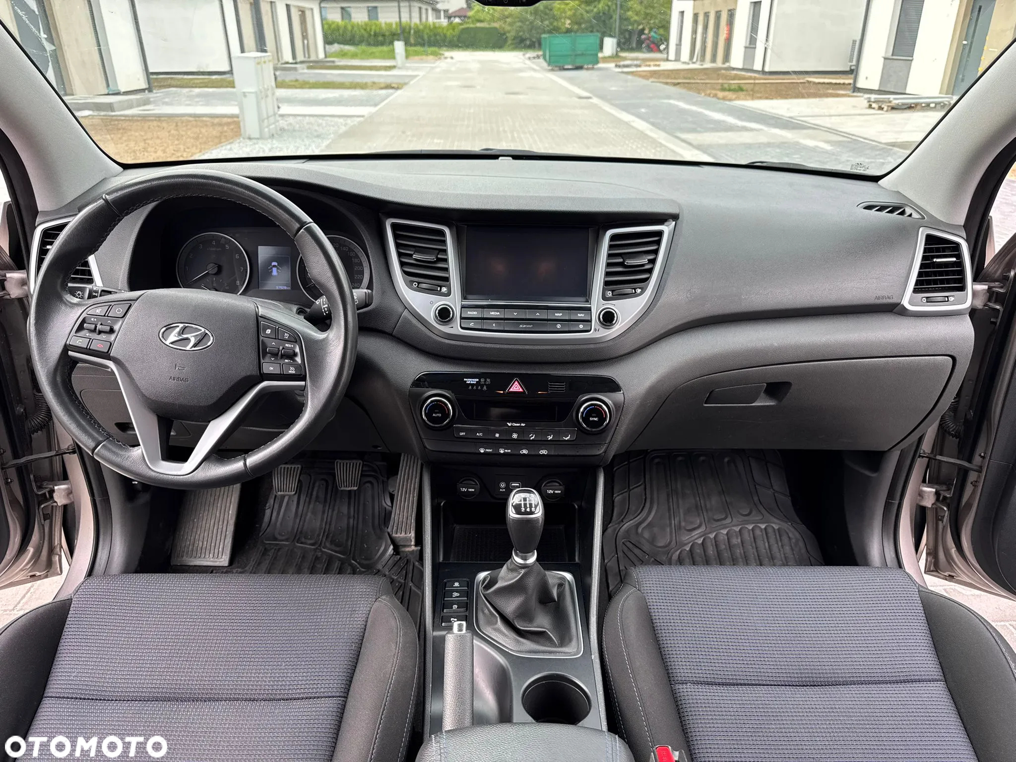 Hyundai Tucson 1.6 GDI BlueDrive Design 2WD - 19