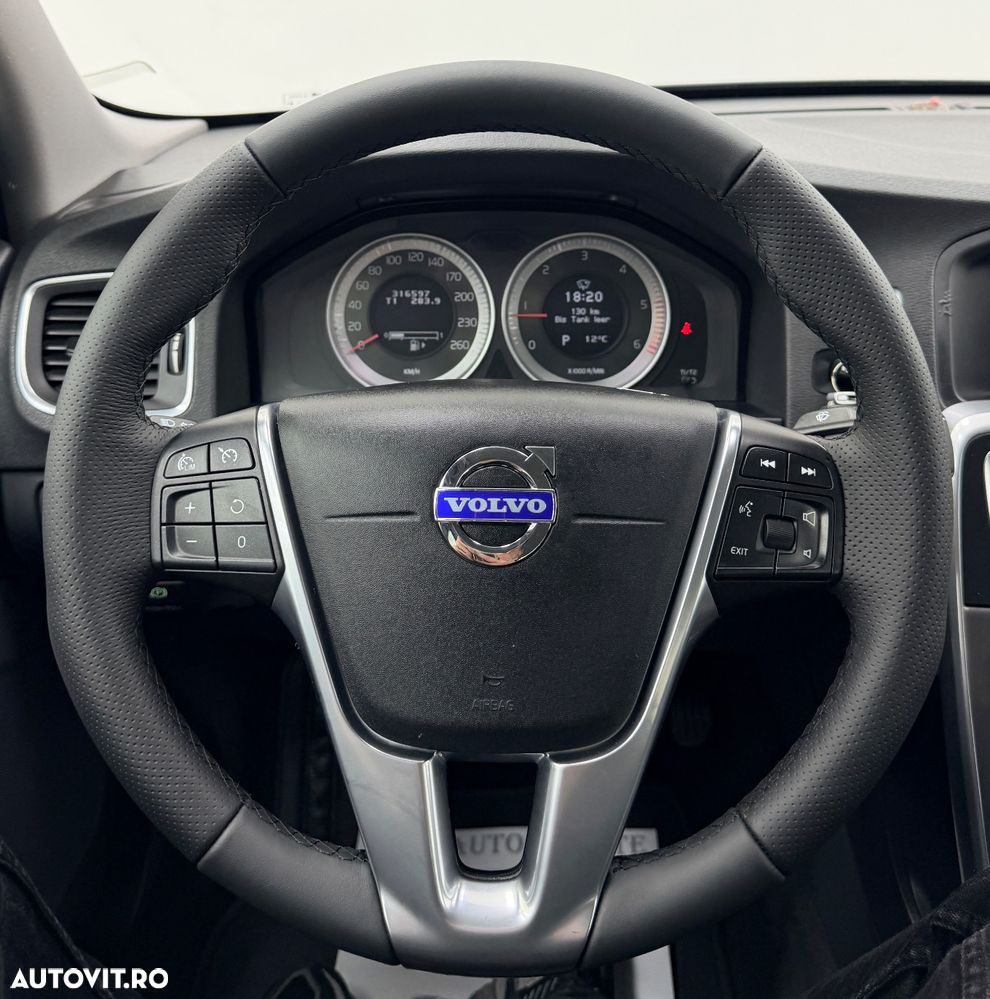 Volvo S60 D3 Geartronic Momentum - 31
