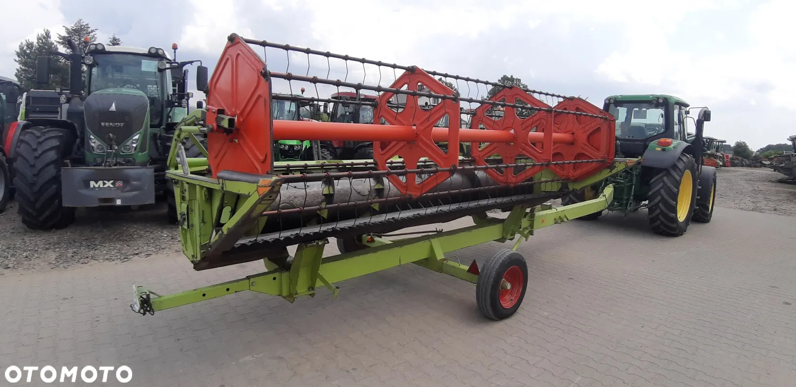 Claas Medion 330 - 28
