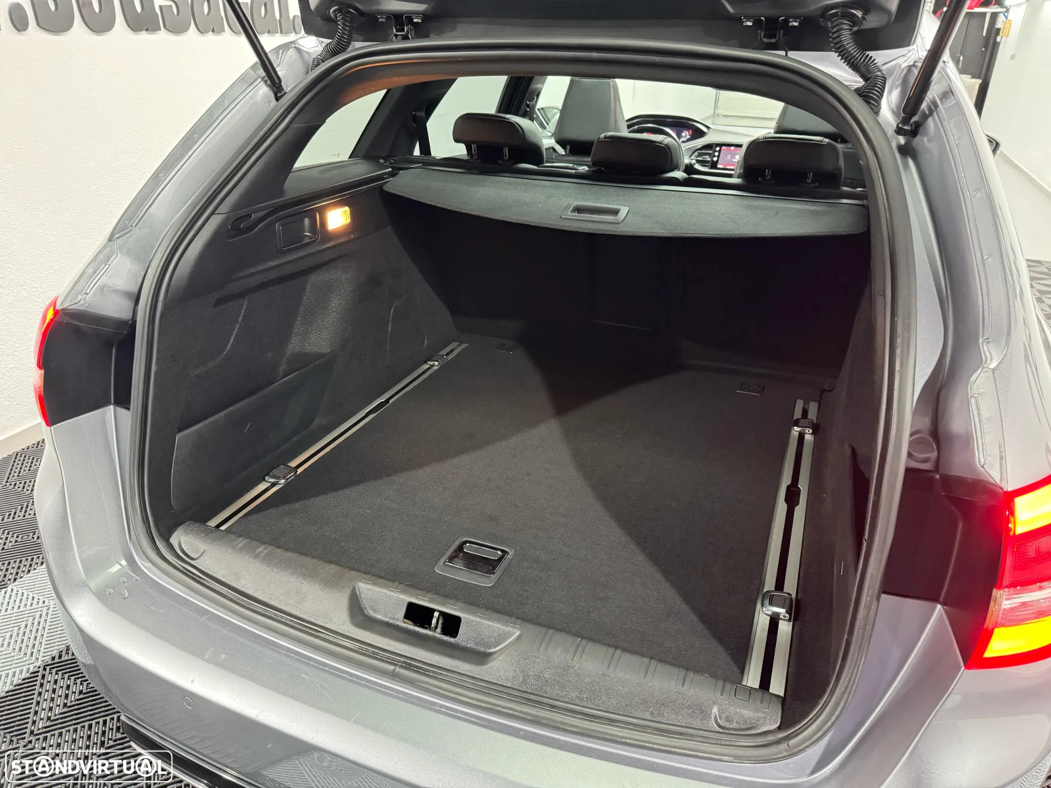 Peugeot 308 SW 1.5 BlueHDi GT EAT8 - 19