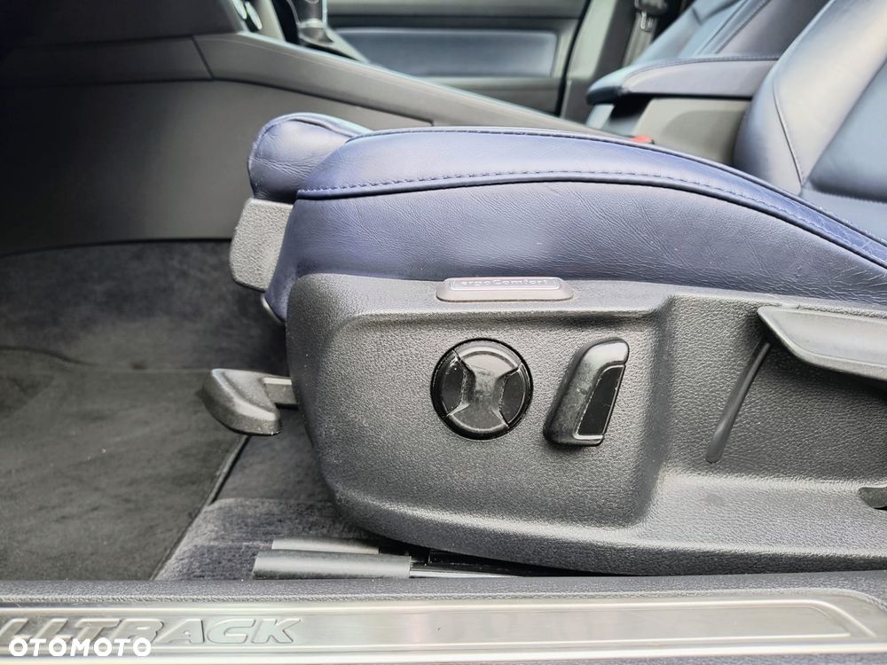 Volkswagen Passat Alltrack 2.0 TDI SCR 4Motion DSG - 24