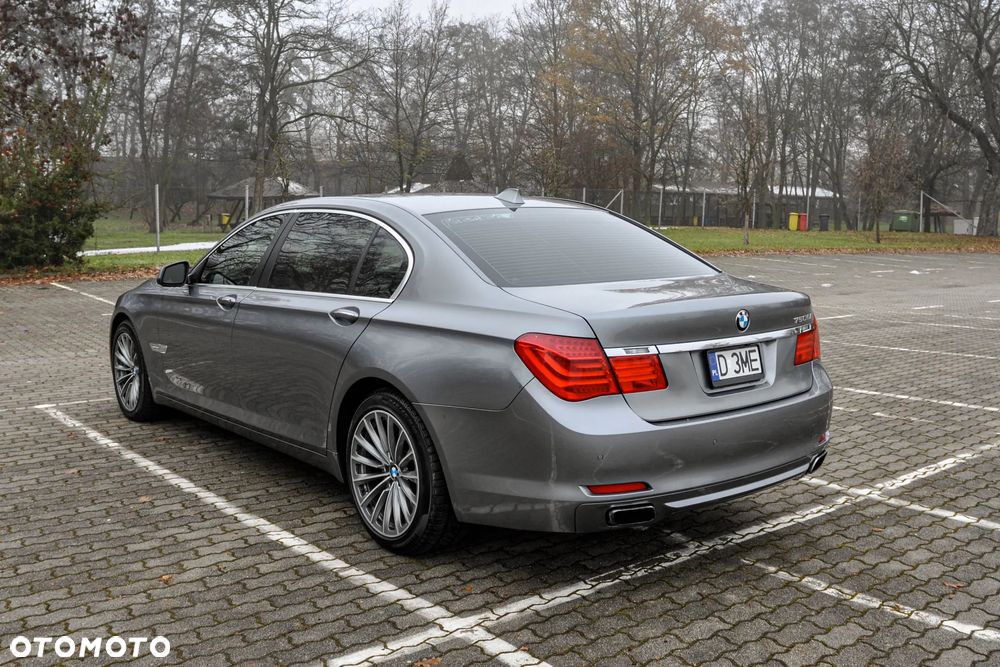 BMW Seria 7 750Li - 3