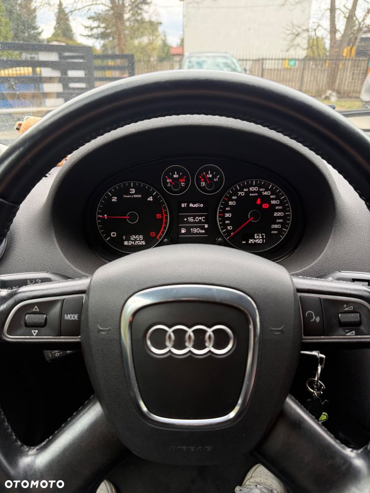 Audi A3 3-drzwiowe 1.6 TDI DPF Attraction - 5