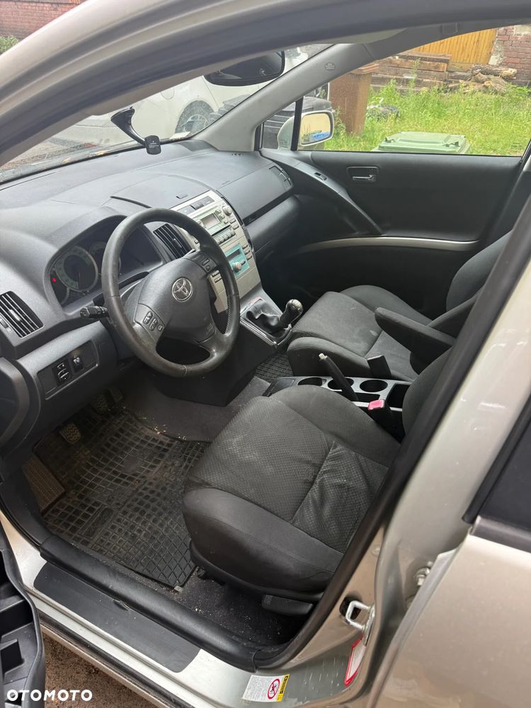 Toyota Verso - 7