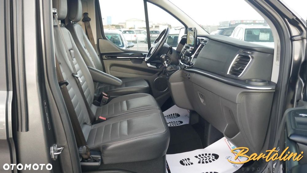 Ford Tourneo Custom - 18