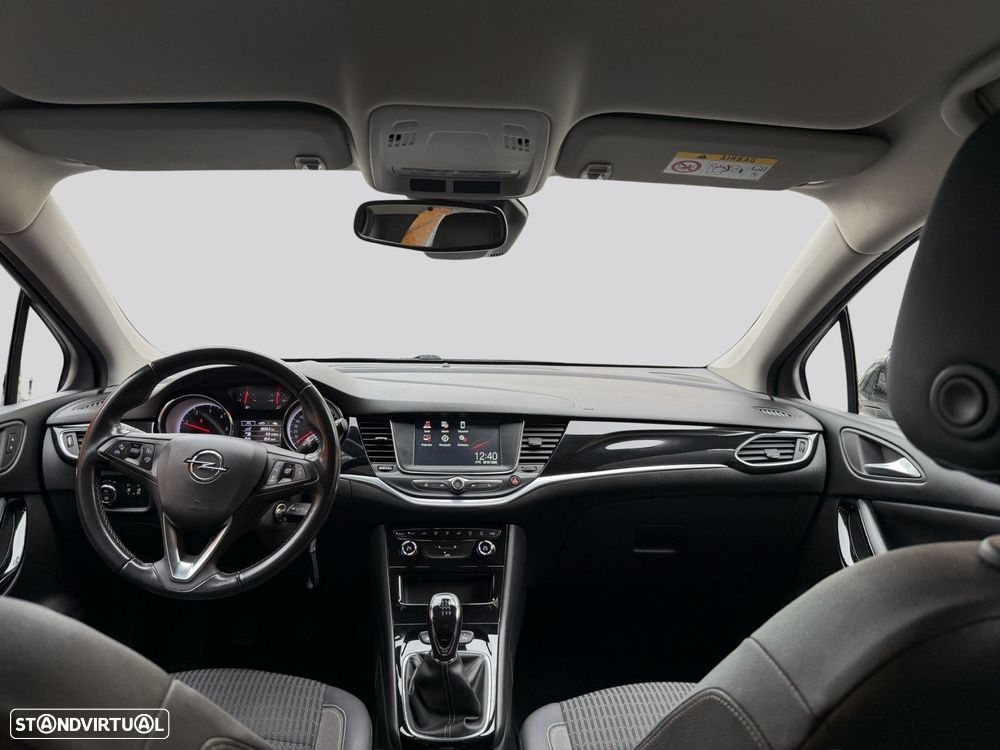 Opel Astra Sports Tourer - 11