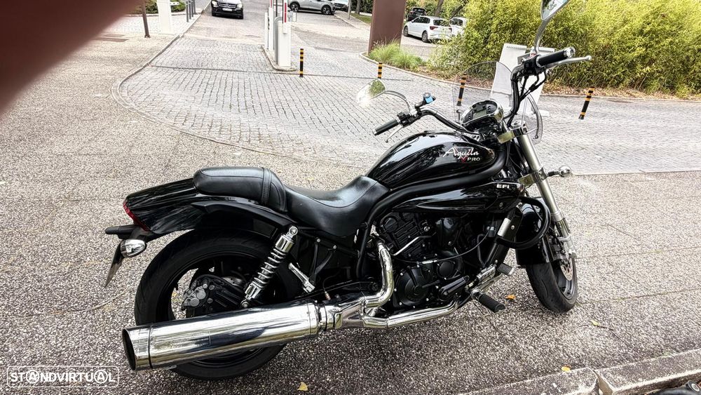 Hyosung Aquila GV650 PRO - 6