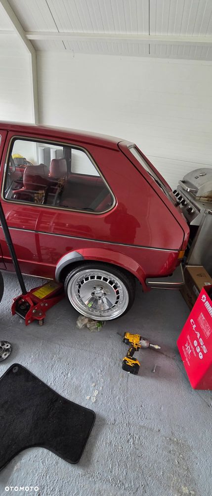Volkswagen Golf 1.1 L - 5
