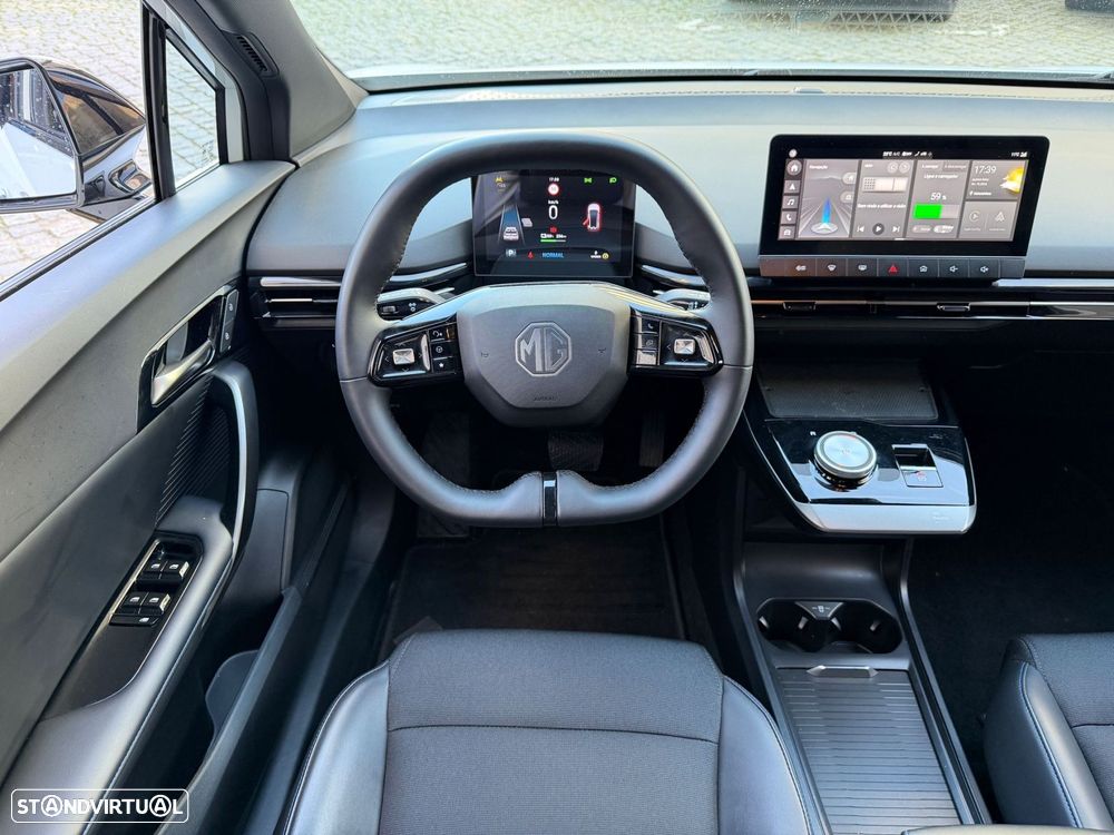 MG MG4 64 kWh Luxury - 21
