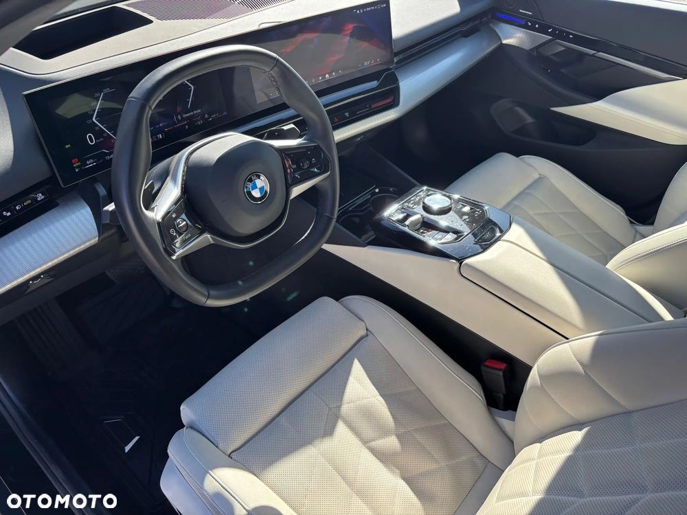 BMW Seria 5 520d xDrive mHEV - 13