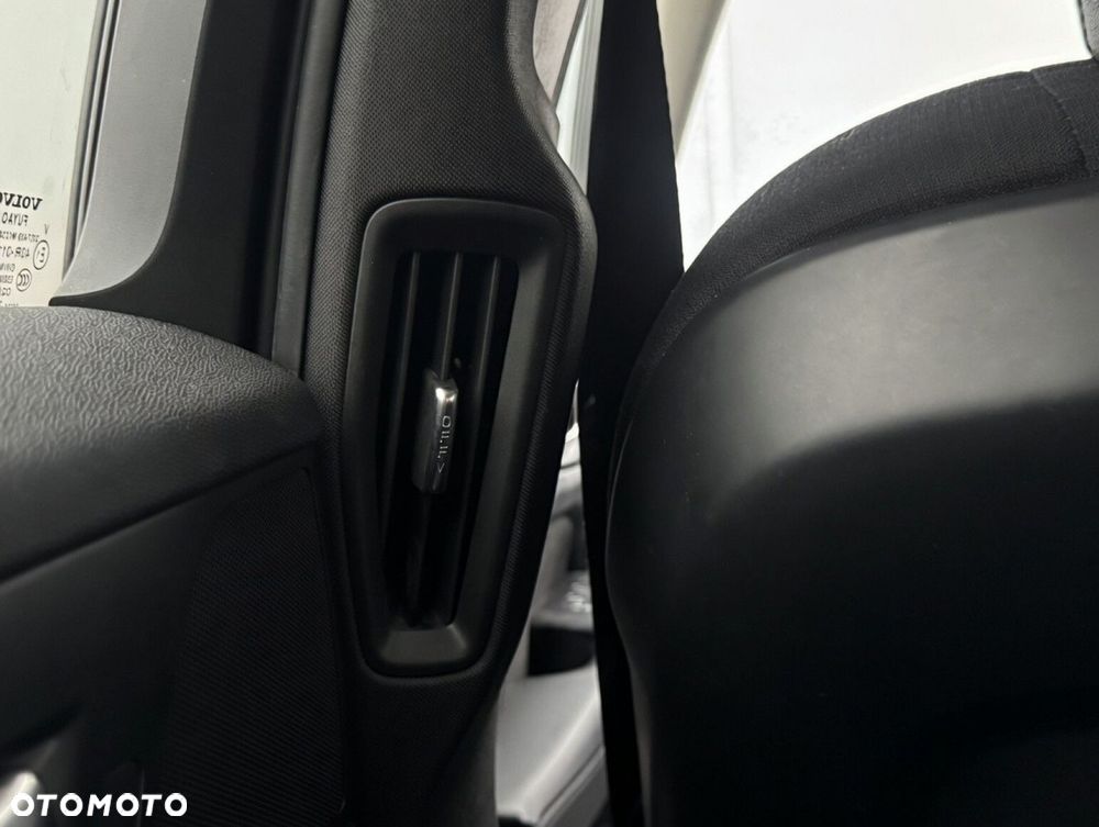 Volvo V60 Cross Country - 33