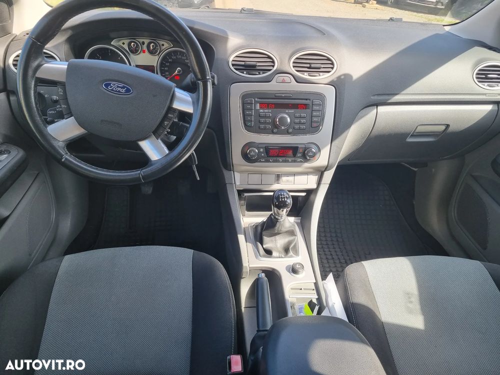 Ford Focus 1.6 TDCI DPF Ambiente - 18