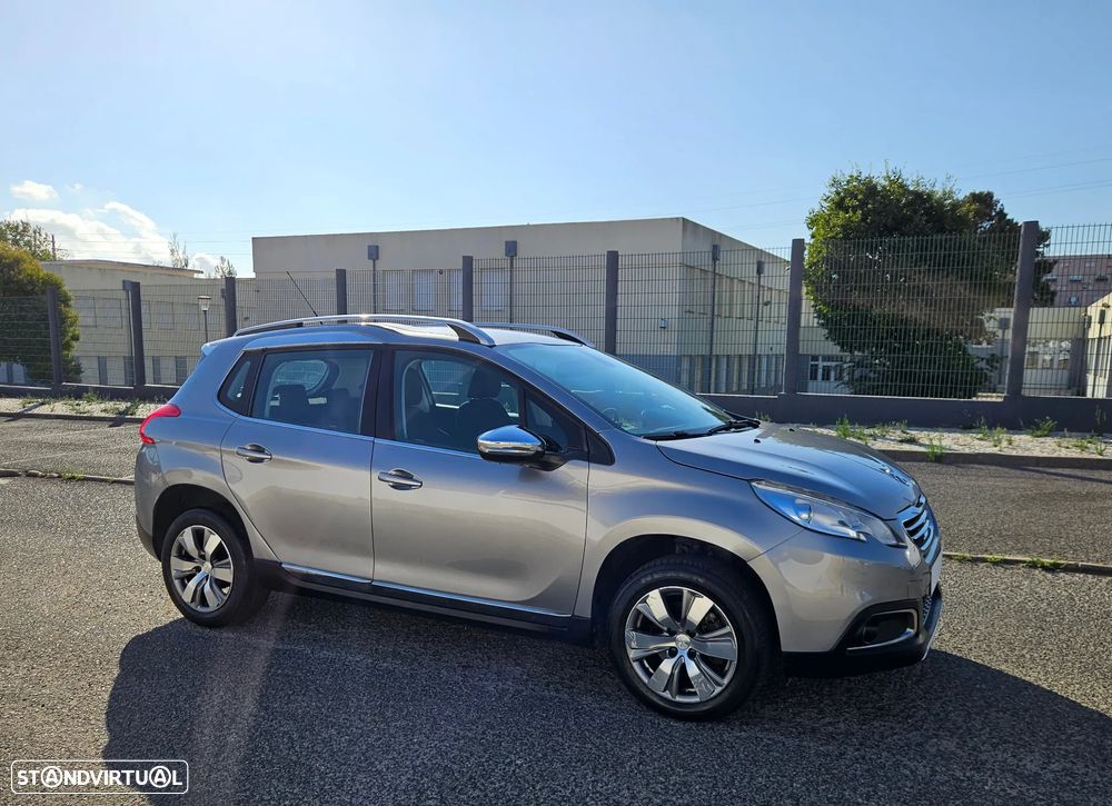 Peugeot 2008 1.2 PureTech Allure - 20