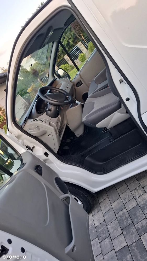 Renault Trafic - 11