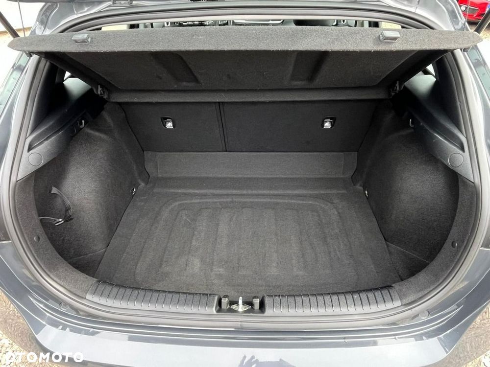 Kia Ceed - 10