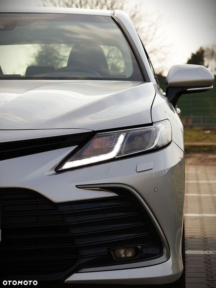 Toyota Camry 2.5 Hybrid Comfort CVT - 28