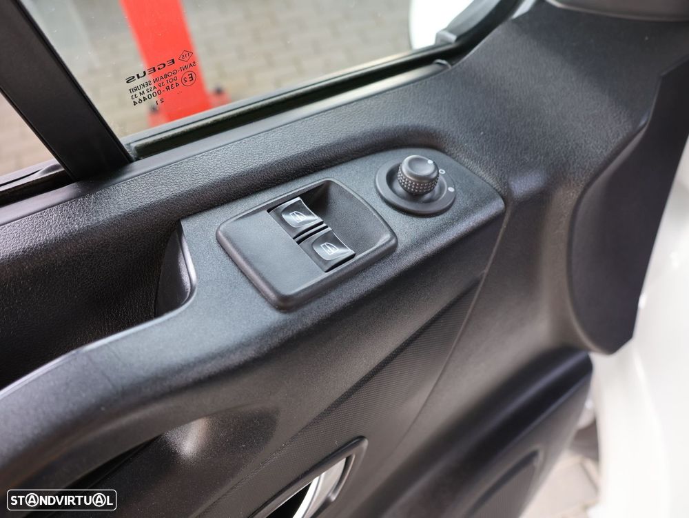 Renault Trafic 2.0 dCi L1H1 1.0T - 23