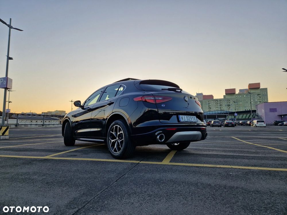 Alfa Romeo Stelvio 2.0 Turbo TI Q4 - 9
