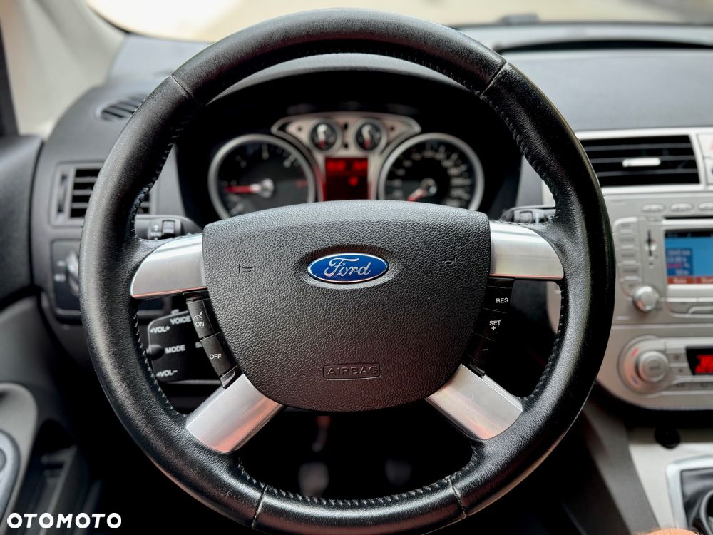 Ford Kuga 2.0 TDCi 4x4 Titanium - 13