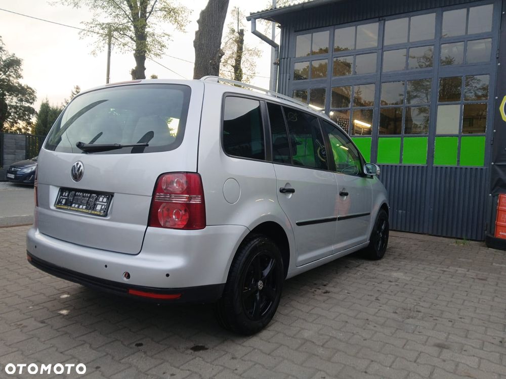 Volkswagen Touran 1.4 TSI DSG Highline - 6