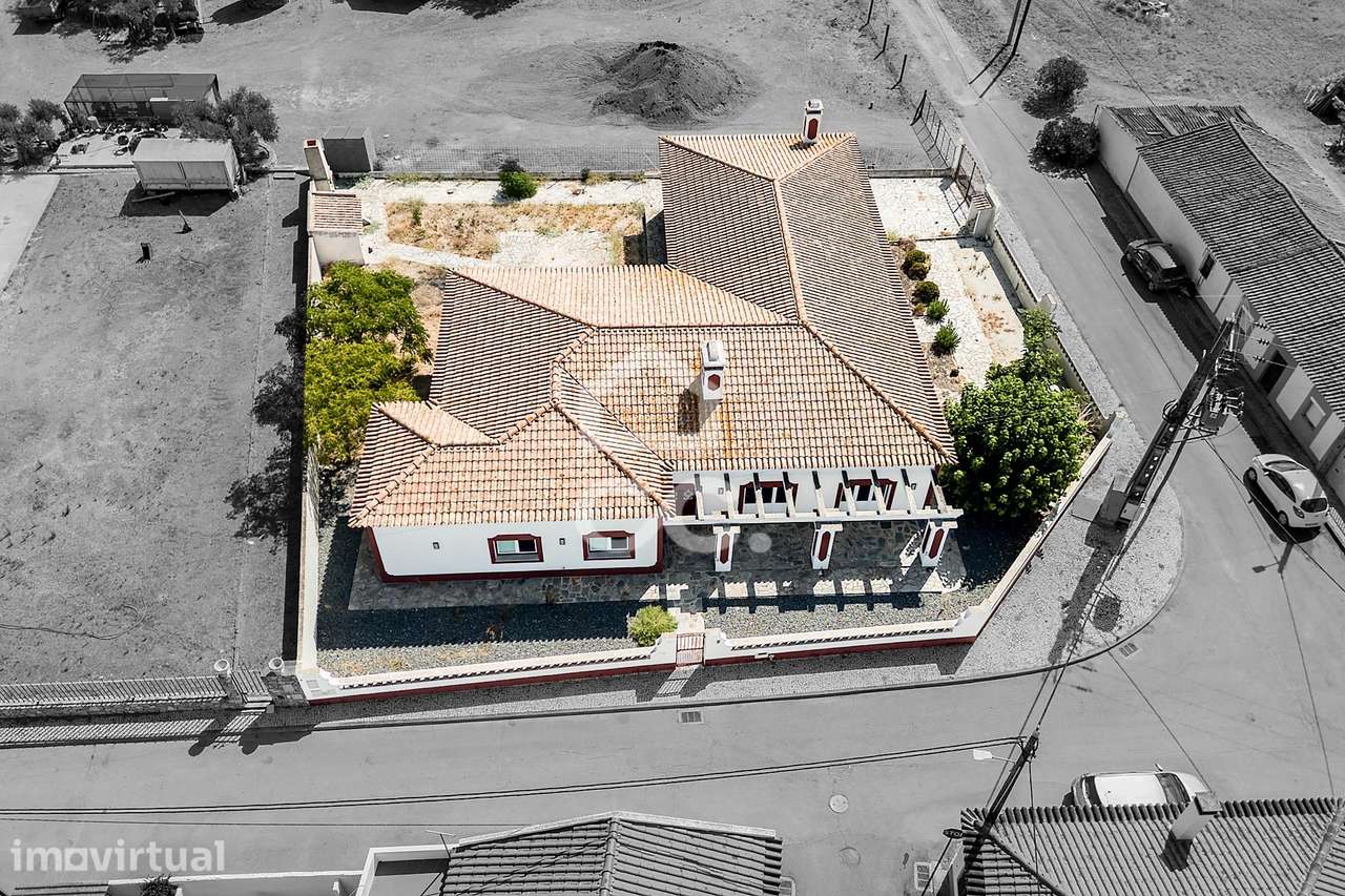 Moradia T4 Isolada de Gaveto com 315 m² | Campinho, Reguengos de Monsa - Grande imagem: 2/60