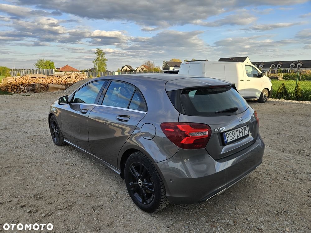 Mercedes-Benz Klasa A 180 (BlueEFFICIENCY) 7G-DCT Urban - 33
