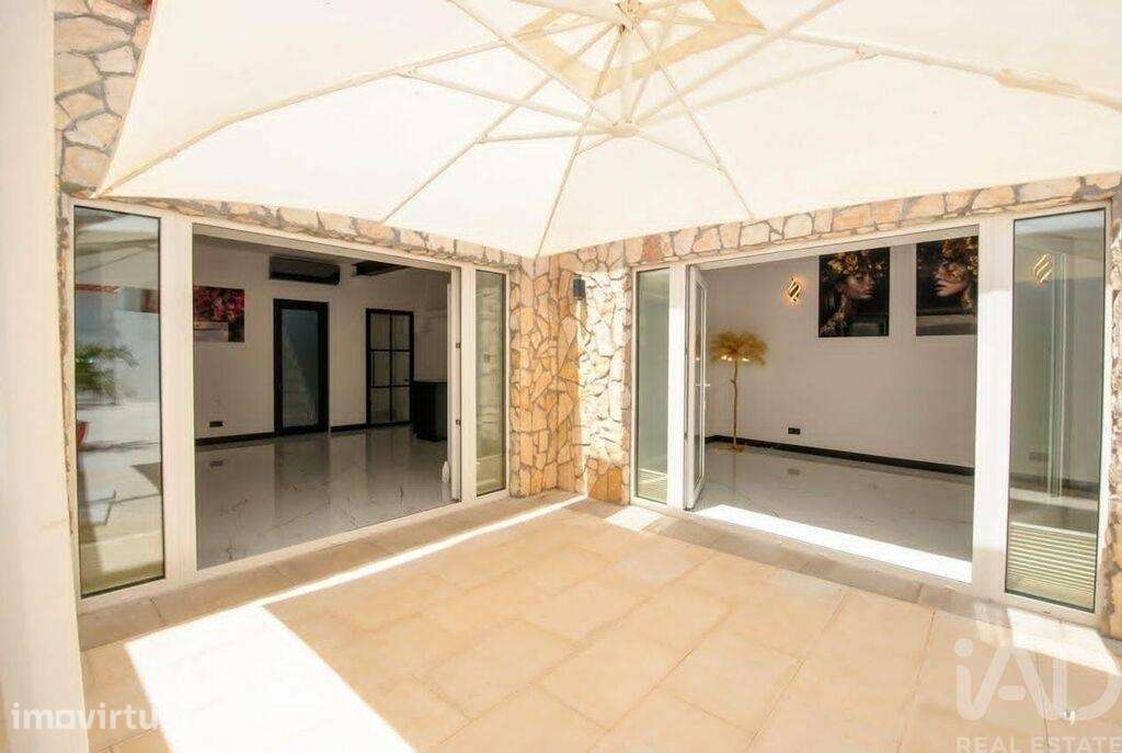 Moradia geminada T4 em Alcantarilha e Pêra de 265,8 m2 - Grande imagem: 2/37