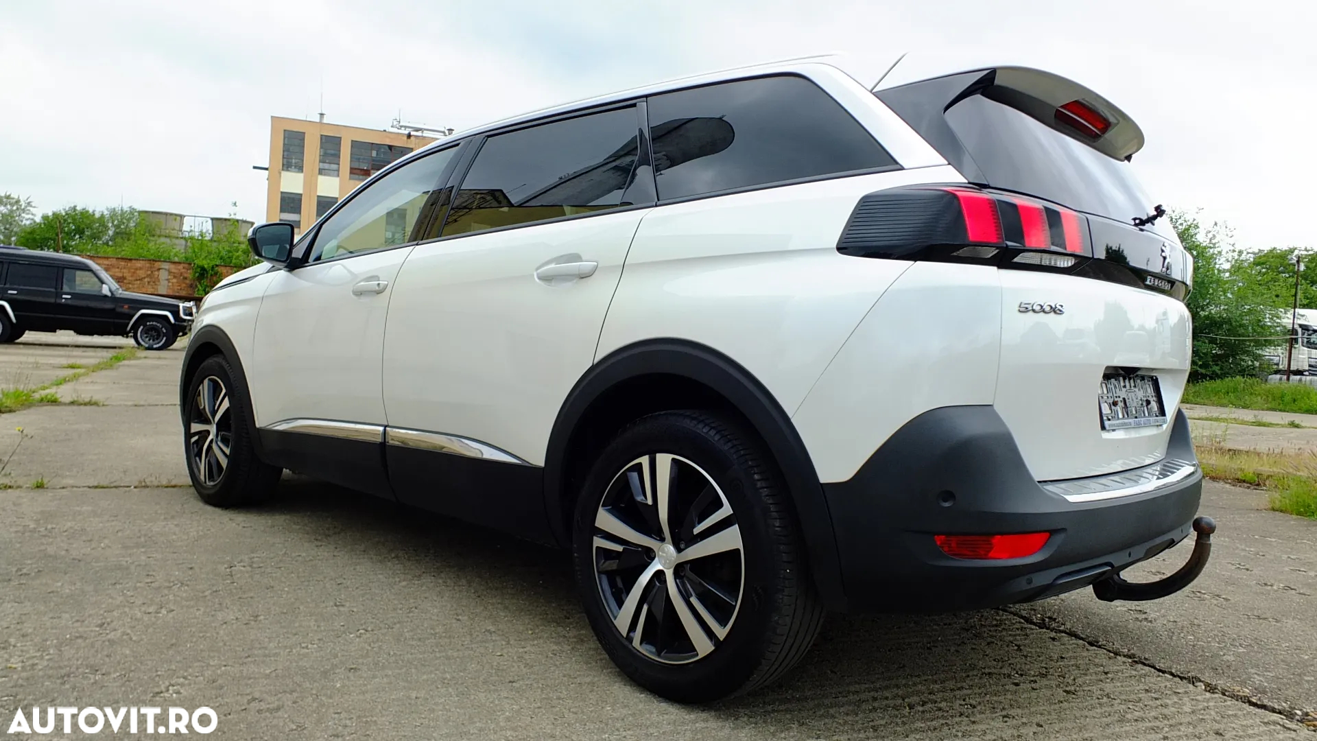 Peugeot 5008 1.5L BlueHDI EAT8 S&S Allure Pack - 4