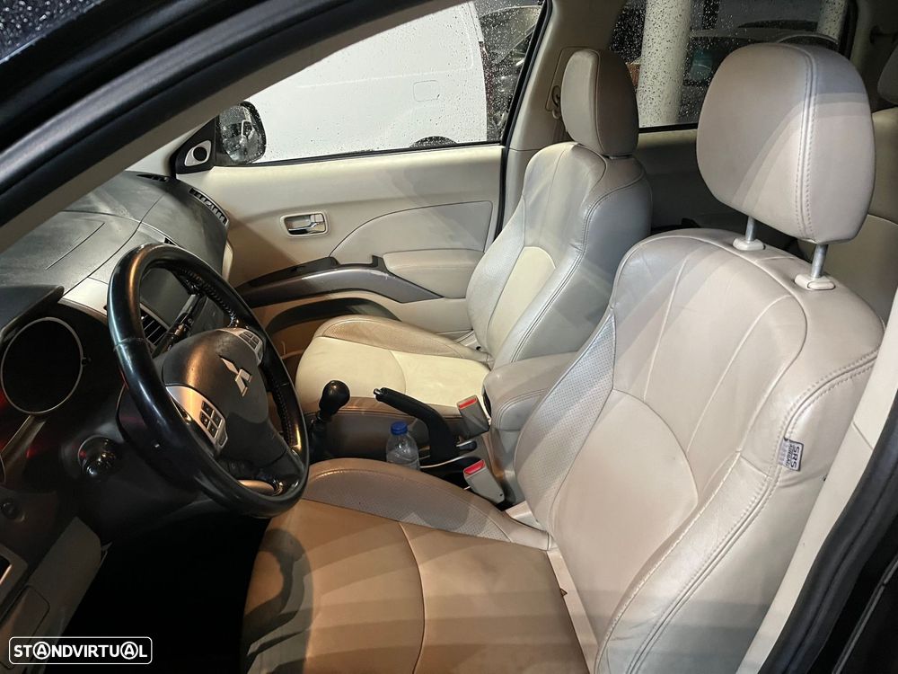 Mitsubishi Outlander 2.0 DI-D Instyle2 4WD - 8