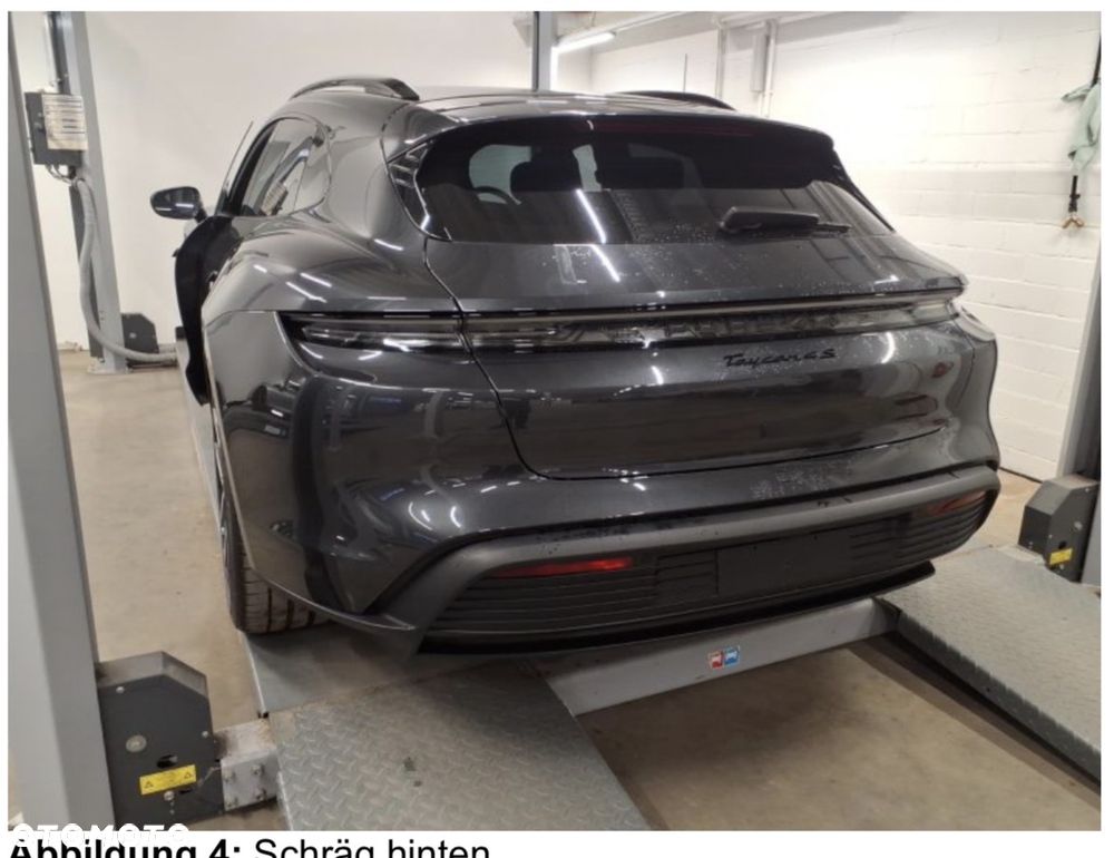 Porsche Taycan 4S - 8