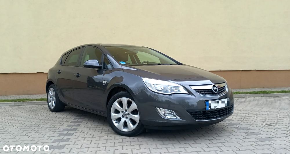 Opel Astra 1.4 Turbo Exklusiv - 2