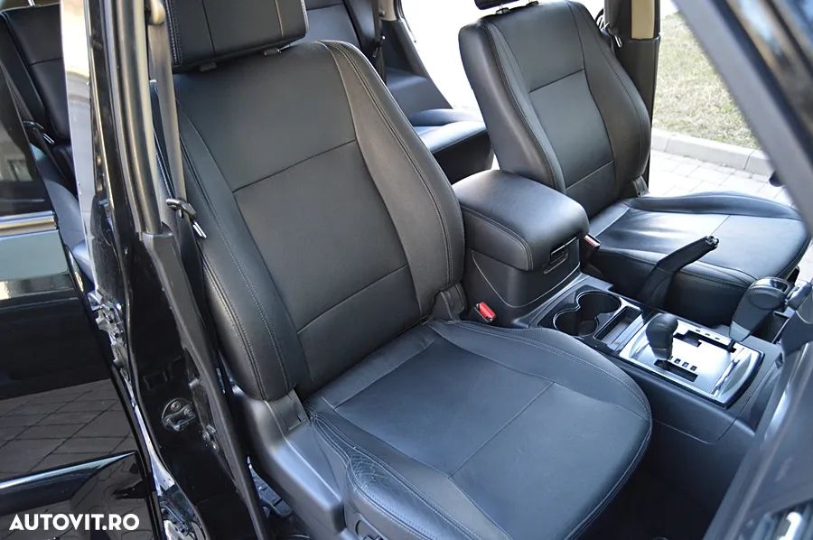 Mitsubishi Pajero 3.2 DI-D Instyle - 12