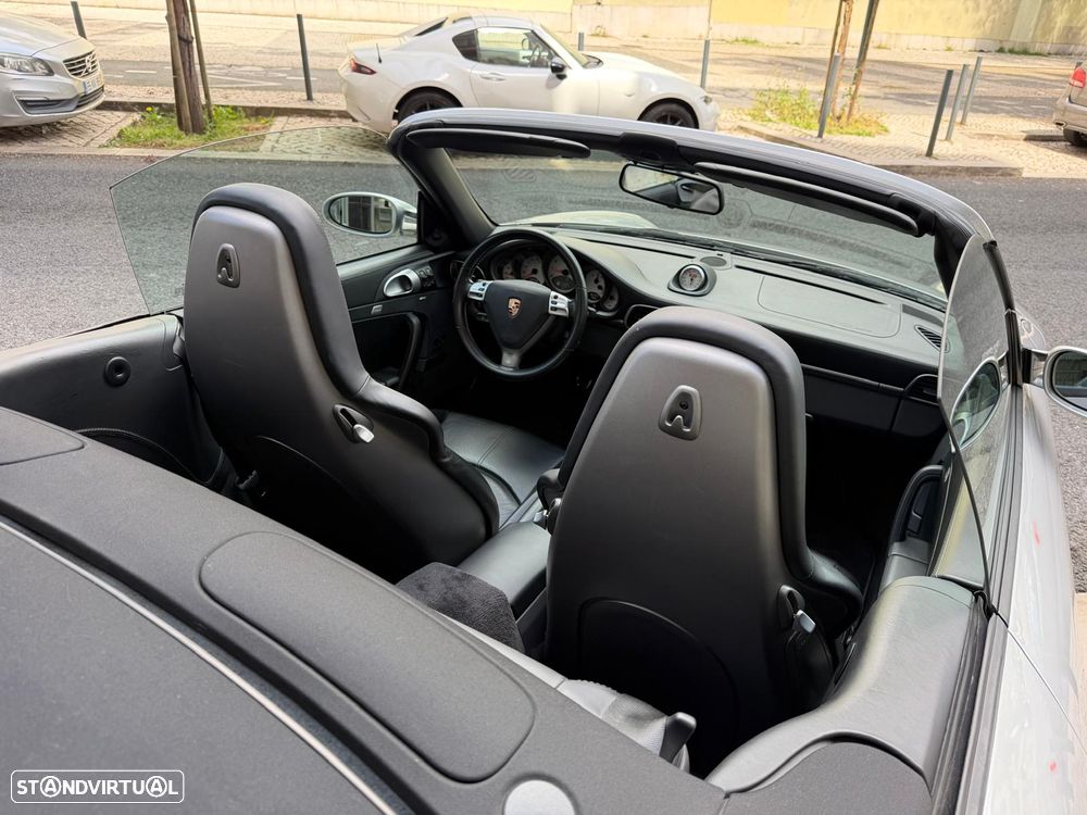 Porsche 911 (997) Carrera 4 S - 35