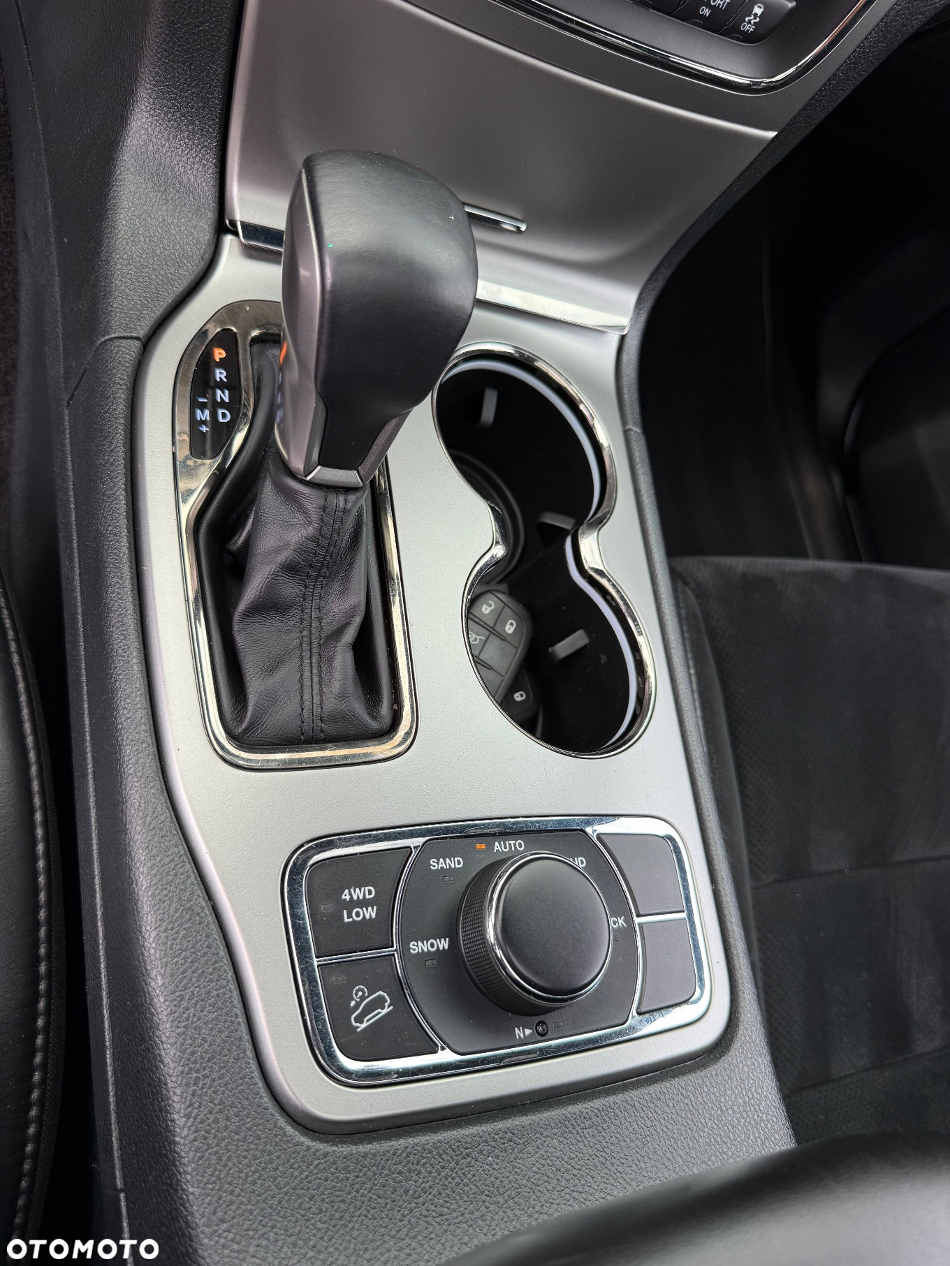 Jeep Grand Cherokee - 33