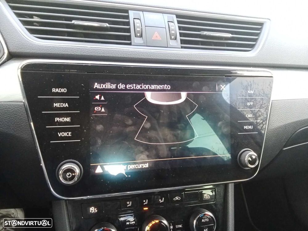 Skoda Superb Break 2.0 TDI DSG - 18