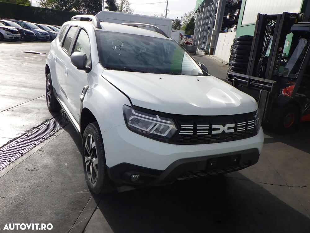 Dezmembrez Dacia Duster an 2023 , motor 1.0 TCE ,Benzina  , - 2