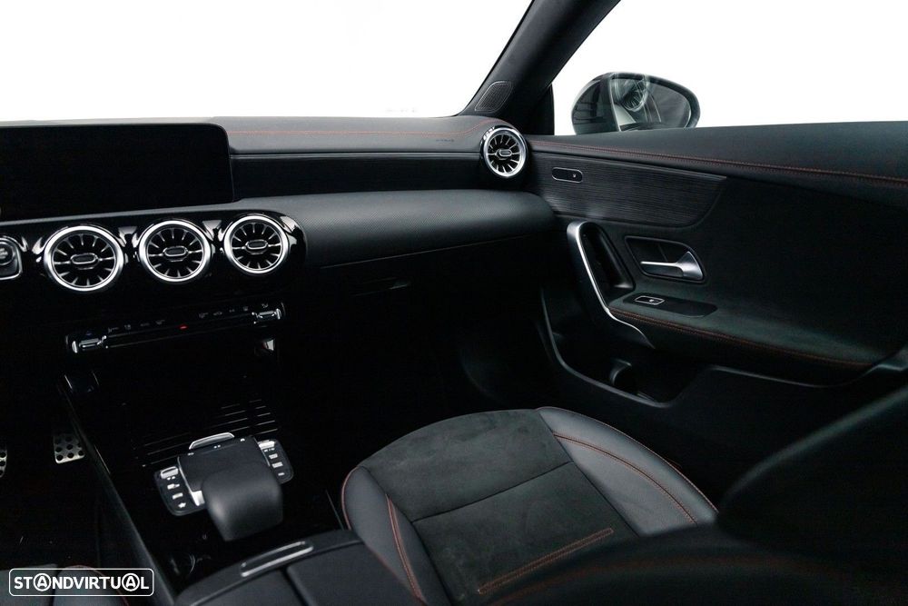 Mercedes-Benz CLA 250 e 8G-DCT AMG Line - 17