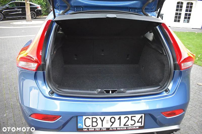 Volvo V40 D3 Drive-E SCR R-Design Momentum - 23