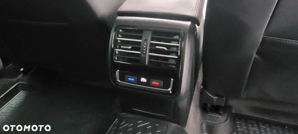 Volkswagen Passat - 9