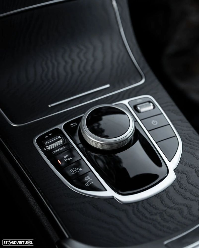 Mercedes-Benz C 300 e AMG Line - 16