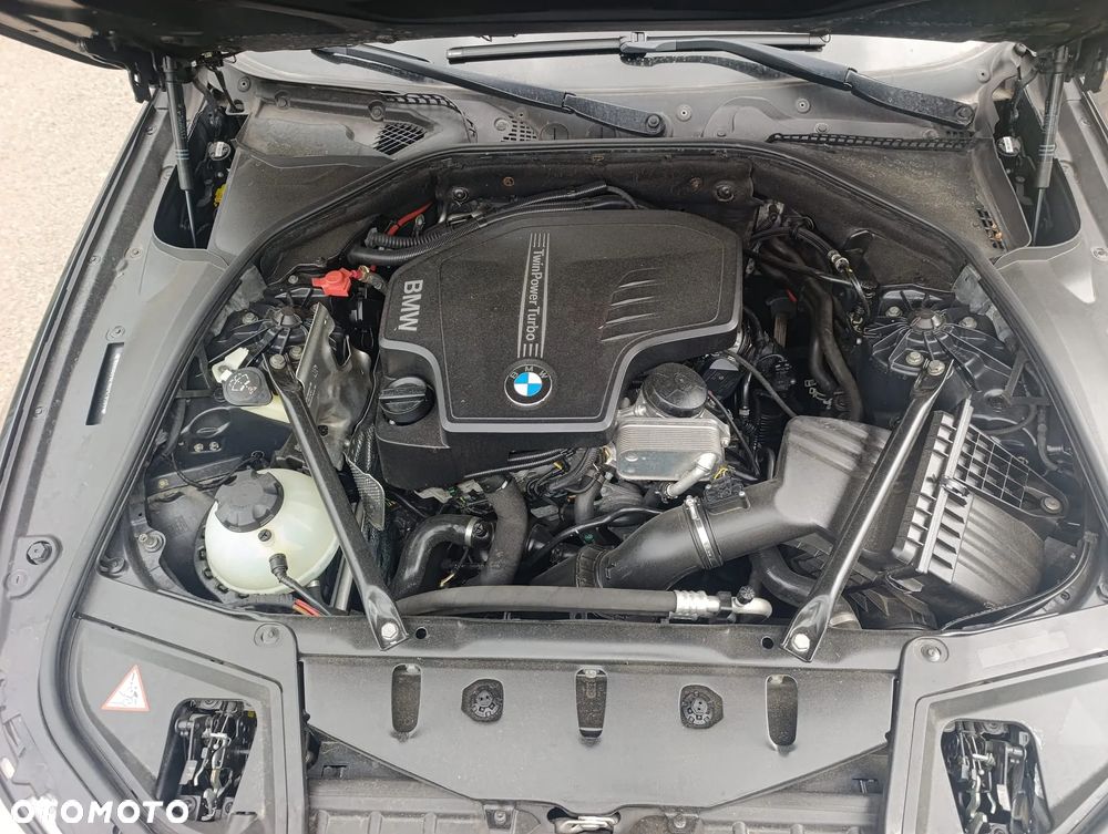BMW Seria 5 528i - 13